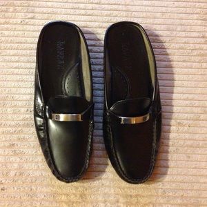 Black size 8B Ralph Lauren sandals.