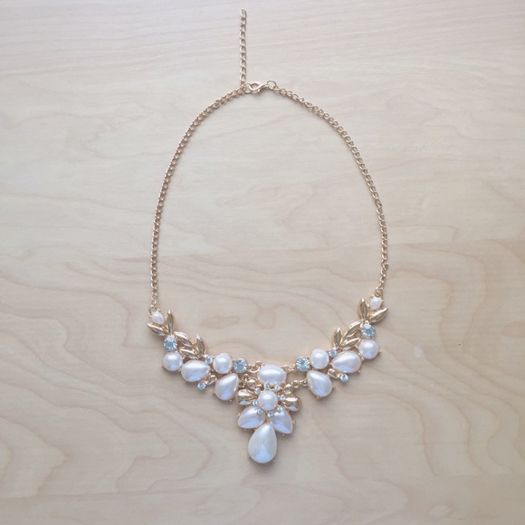 Pearl and crystal statement necklace