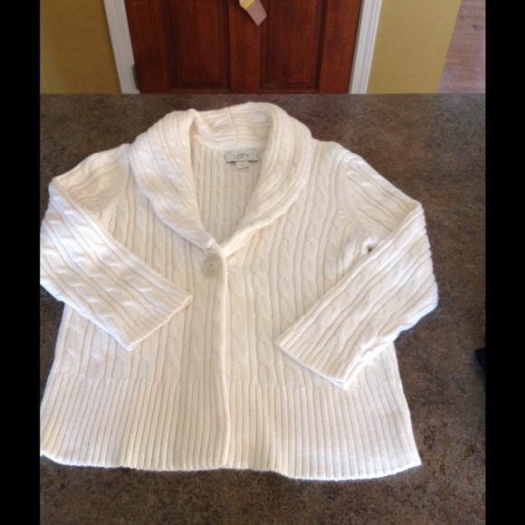 Stunning ivory cable sweater