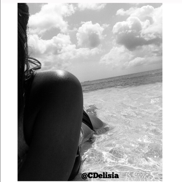 ️Meet your Posh Ambassador, Come in! - Picture 2 of 5