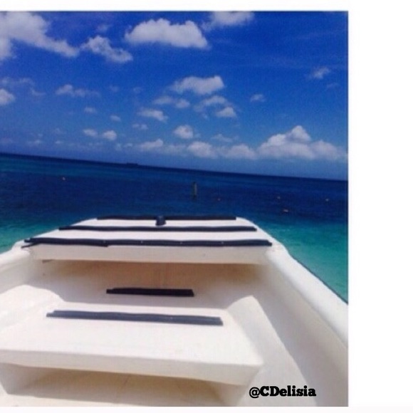 ️Meet your Posh Ambassador, Come in! - Picture 3 of 5