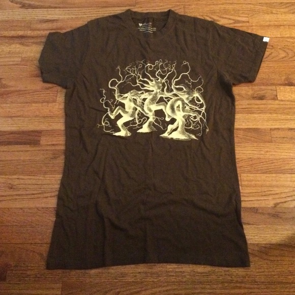 Brown hippie t shirt
