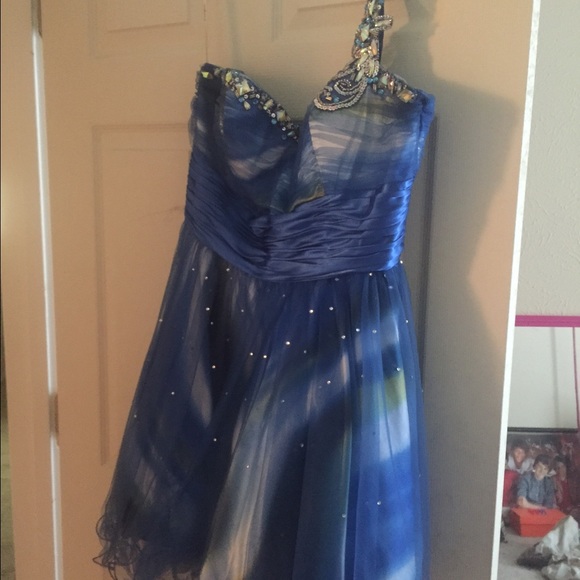 Prom Dress - Picture 2 of 4