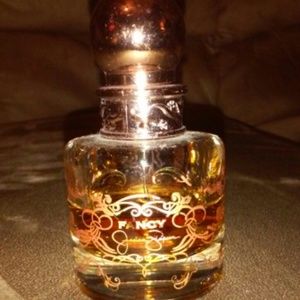 Jessica Simpson fancy perfume.