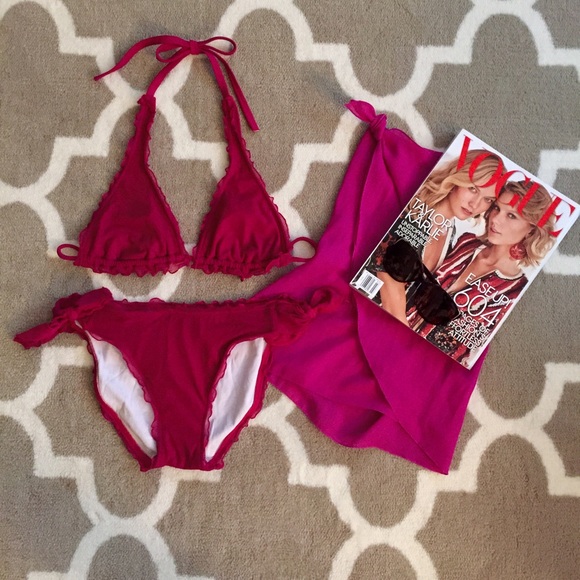 NWOT! Victoria Secret Flounce Trim Bikini - Picture 1 of 3