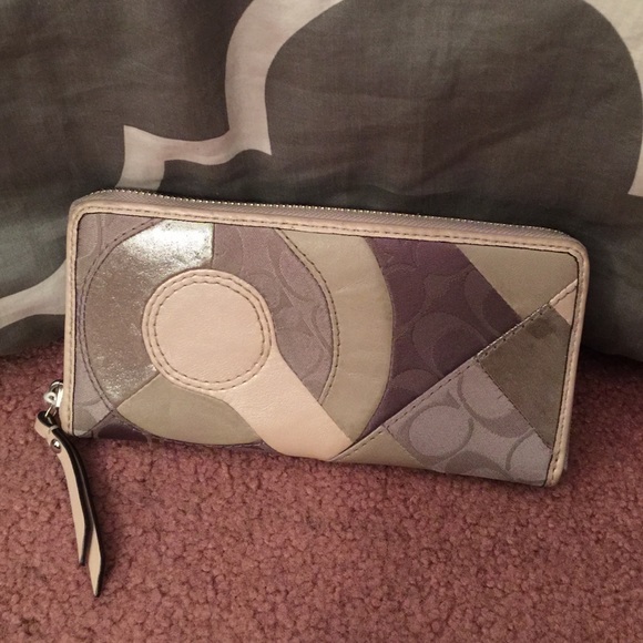 Coach Handbags - Coach zip around wallet