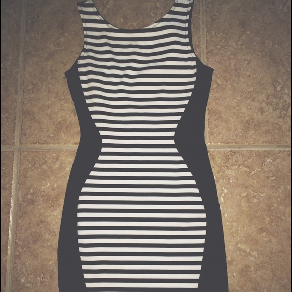 Black and White Stripped Stretchy Dress