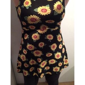 🌻Sunflower Skater Dress NWOT🌻