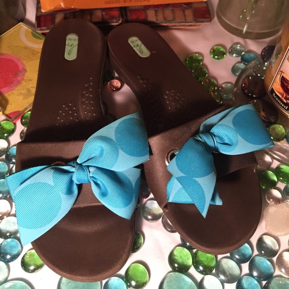 💥FLASH SALE💥 Okabashi Sandals - Picture 2 of 4