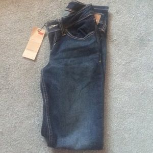 Levi's Bold Curve
