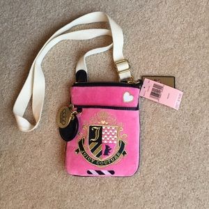 💚NWT💚 juicy couture small shoulder handbag.