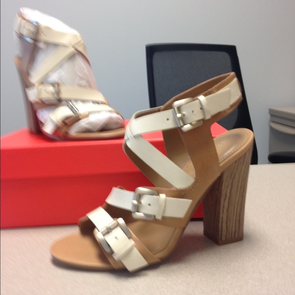 Ivanka Trump Shoes - Ivanka Trump Berni Leather Sandals Size 7