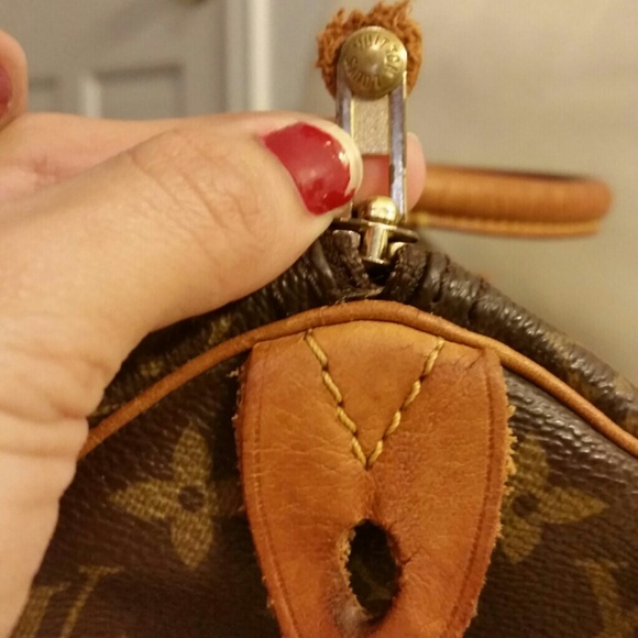 SOLD Authentic Louis Vuitton Speedy 40 Monogram - Picture 3 of 4
