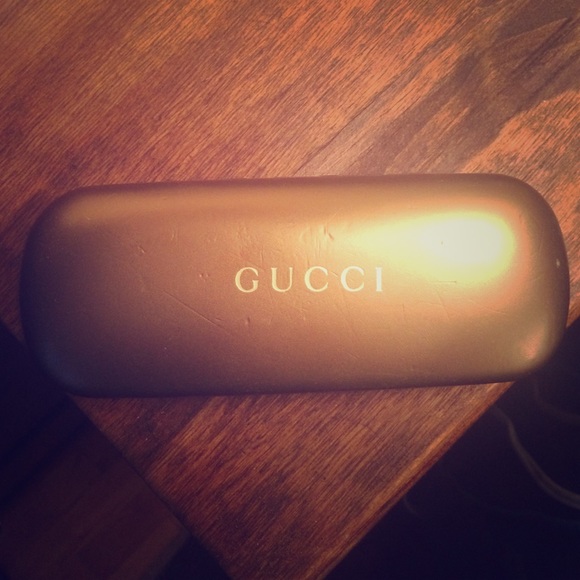 gucci velvet monogram lining sunglass case