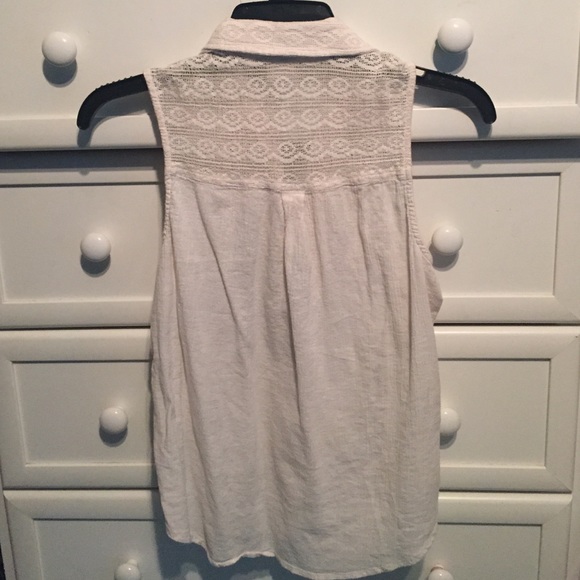 Off white tank top with lace shoulders - Picture 2 of 3