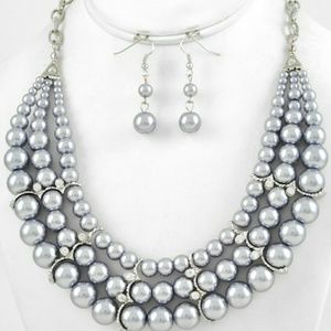 Silver necklace set
