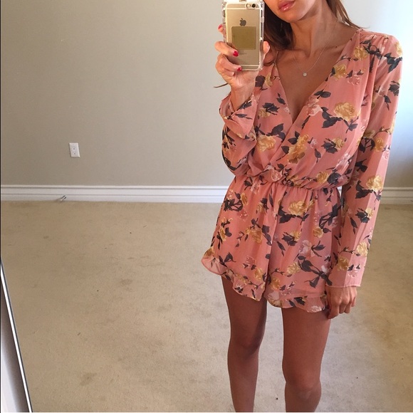 • SOLD • Sweetest Floral Romper S - Picture 4 of 4