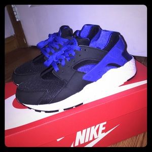 Nike huarache run (7y/8.5 wmns)