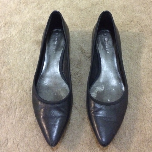 Navy pointy toe flats