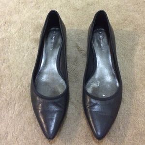 Navy pointy toe flats