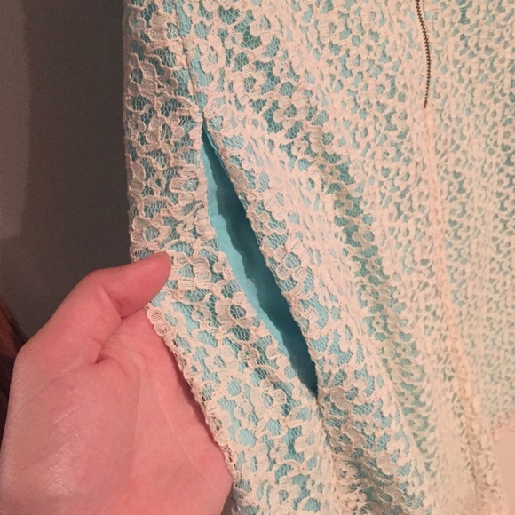 Mint green flower lace dress - Picture 4 of 4