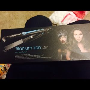 KERASTRAIGHT FLAT IRON