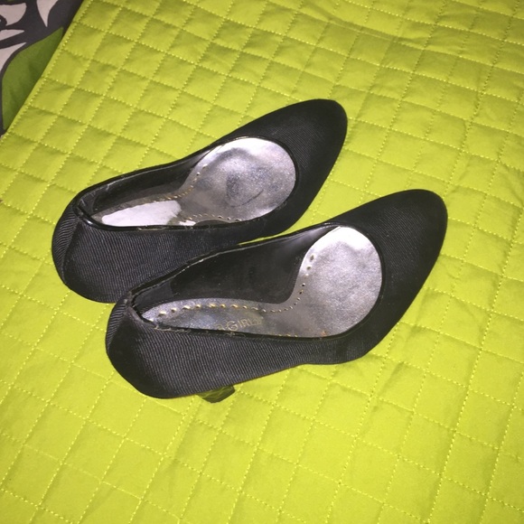 Heels - Picture 2 of 4
