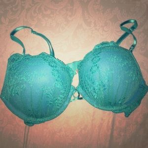 ✨ Victoria's Secret Bombshell Bra ✨