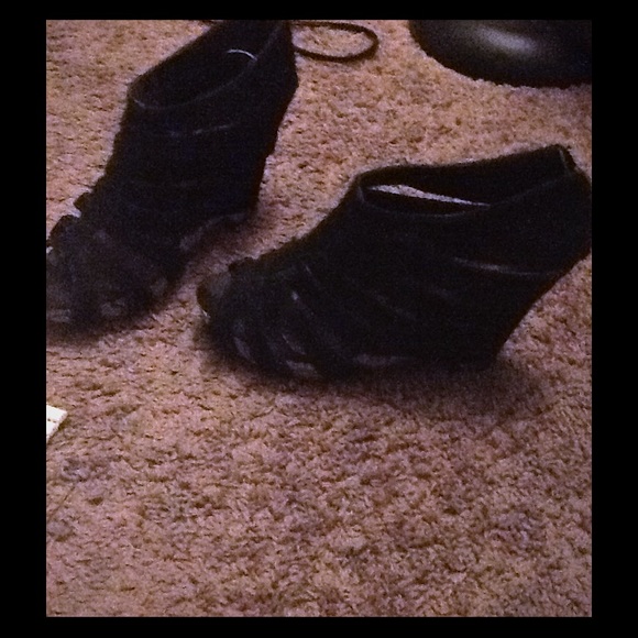 SHOEDAZZLE CAGED WEDGES - must go!!