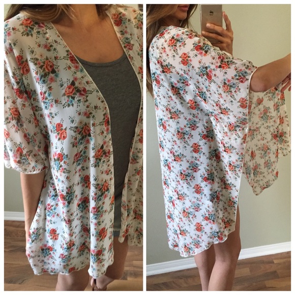 Sold White Floral Kimono Wrap - Picture 4 of 4