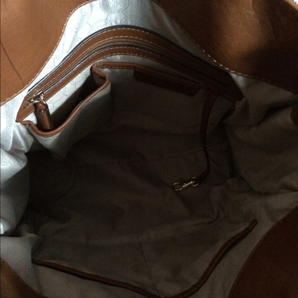 SOLD!! Mothers Day Sale!! 🌹🌹🌹Michael Kors PVC - Picture 3 of 4