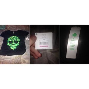 Brand new. Super cute. Never worn. $8obo