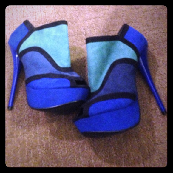 Green and blue peep toe booties