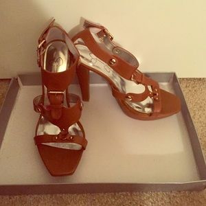 Jessica Simpson Tan Heels