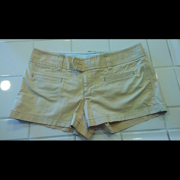AE khaki shorts