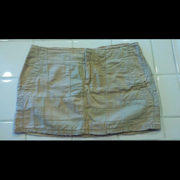 American Eagle khaki skirt