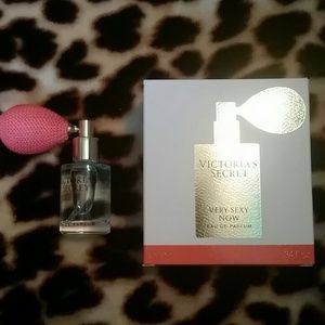 VS Very Sexy Now mini perfume