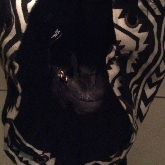 FOREVER 21: tribal print black and white backpack - Picture 3 of 4