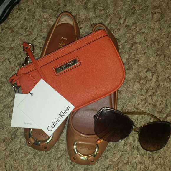 NWT Calvin Klein pouchette