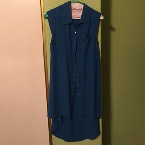Sleveless high low button up