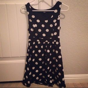 Small forever 21 black and white polka dot dress