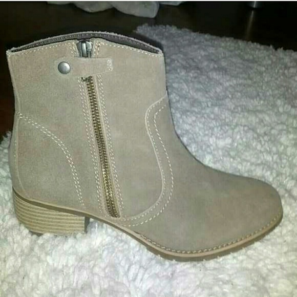 Tan Booties size 7