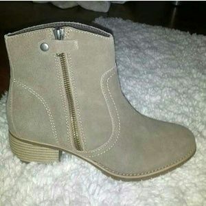 Tan Booties size 7