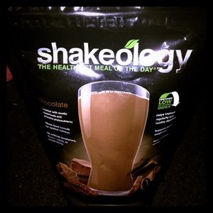 1 unopened bag of chocolate shakeology.