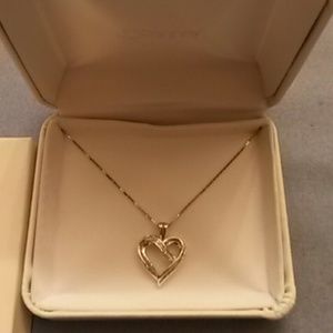 NWOT Heart Necklace