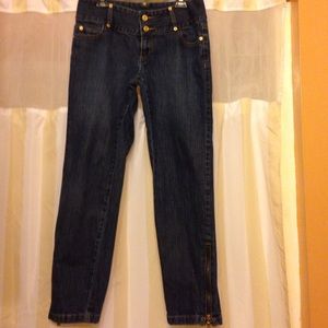 Denim size 6 Michael Kors   Zipper on feet.