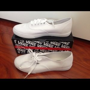 NWOT White Lo Pro Vans
