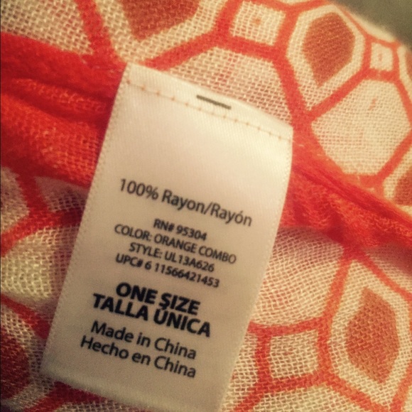 Two Spring scarves - Picture 3 of 4