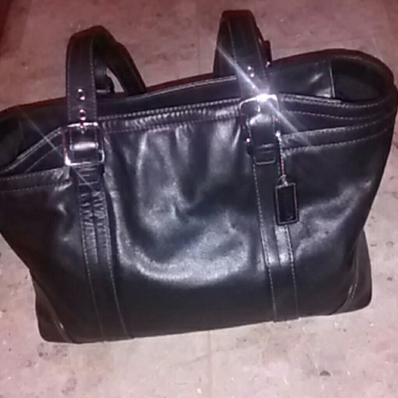 *SOLD* COACH XLARGE LEATHER