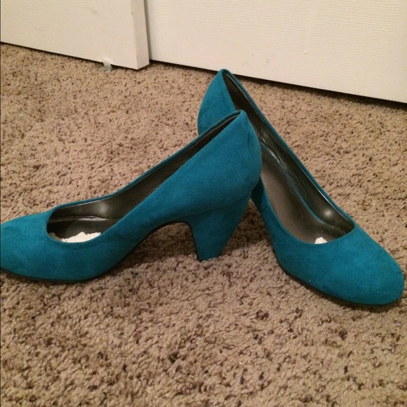 💜SOLD💜Mix No 6 turquoise color heels
